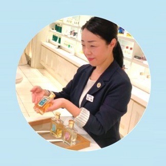フレグランス セールス スペシャリスト 飯塚