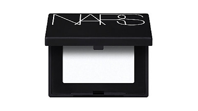 ＜NARS＞ライトリフレクティングセッティングパウダー プレスト N ミニ 02415 2,860円