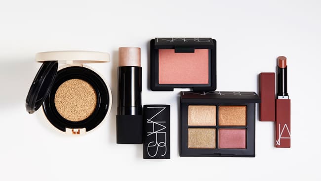 芯のある女性像をイメージした＜NARS＞メイク ご紹介商品一覧
