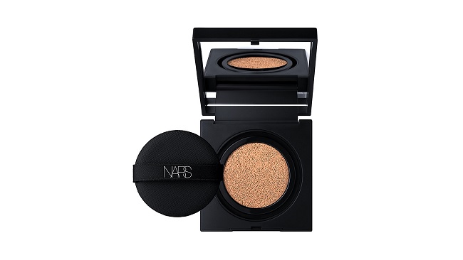 ＜NARS＞ナチュラルラディアント ロングウェア クッションファンデーション