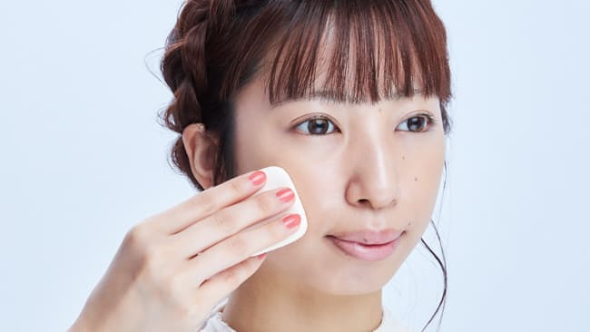 ツヤを仕込んで発光しているような肌に！ モデルメイクイメージ