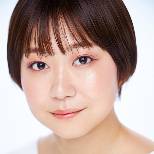 ツヤ×透明感×血色感を生かした＜THREE＞のメイク法をレッスン！