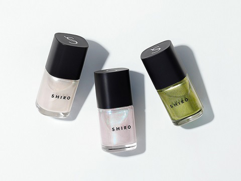 ◆Nail： ＜SHIRO/シロ＞の手もと華やぐ偏光パールネイル