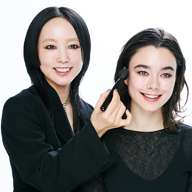 ブランド図鑑】CHANEL/シャネル 人気コスメとスモーキーカラーを