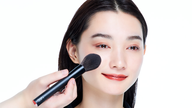 ◆人気のフェイスパウダーに数量限定カラーが登場