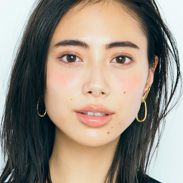 チークを目立たせるときのリップは？TOP