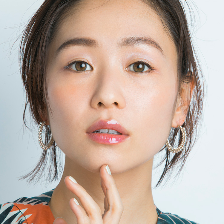 アイラインで小顔ＴＯＰ