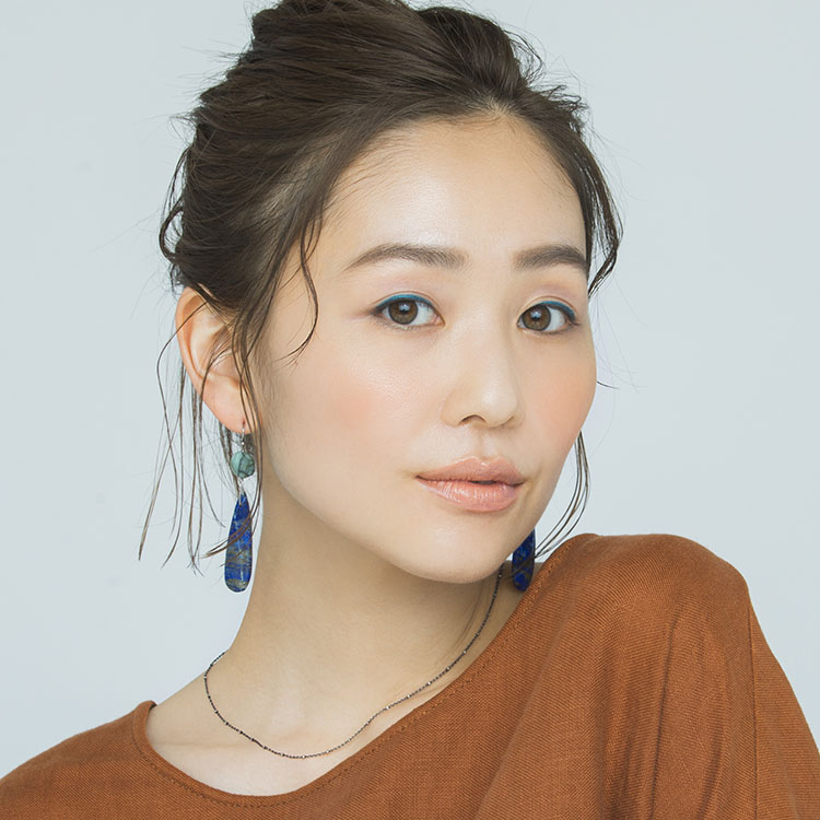 アイラインで小顔ＴＯＰ