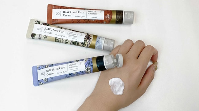 ＜SWATi＞RaW Hand Care Cream Vanilla & Sunset sea、RaW Hand Care Cream Anise blooming in Mountains!、RaW Hand Care Cream Aquatic Magnolia テクスチャー